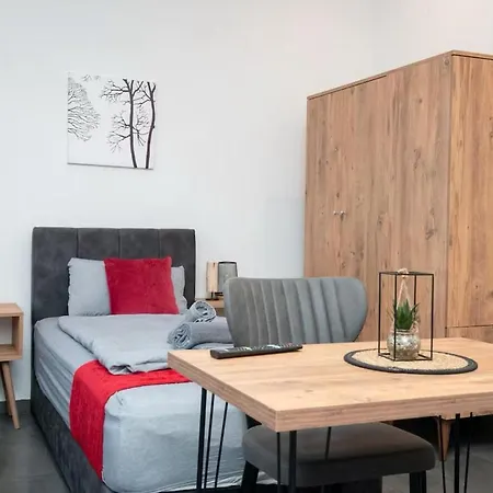 Appartement Livemore24 - 2 In Hoch Wlan - Smart-tv - 24-7 Check-in Und Kueche *