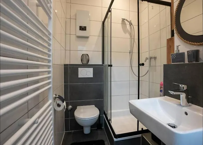 Appartement Livemore24 - 2 In Hoch Wlan - Smart-tv - 24-7 Check-in Und Kueche *